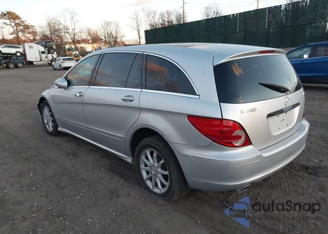 2006 Mercedes-Benz R 500 4Matic z USA, uszkodzony, nr VIN 4JGCB75E26A024559
